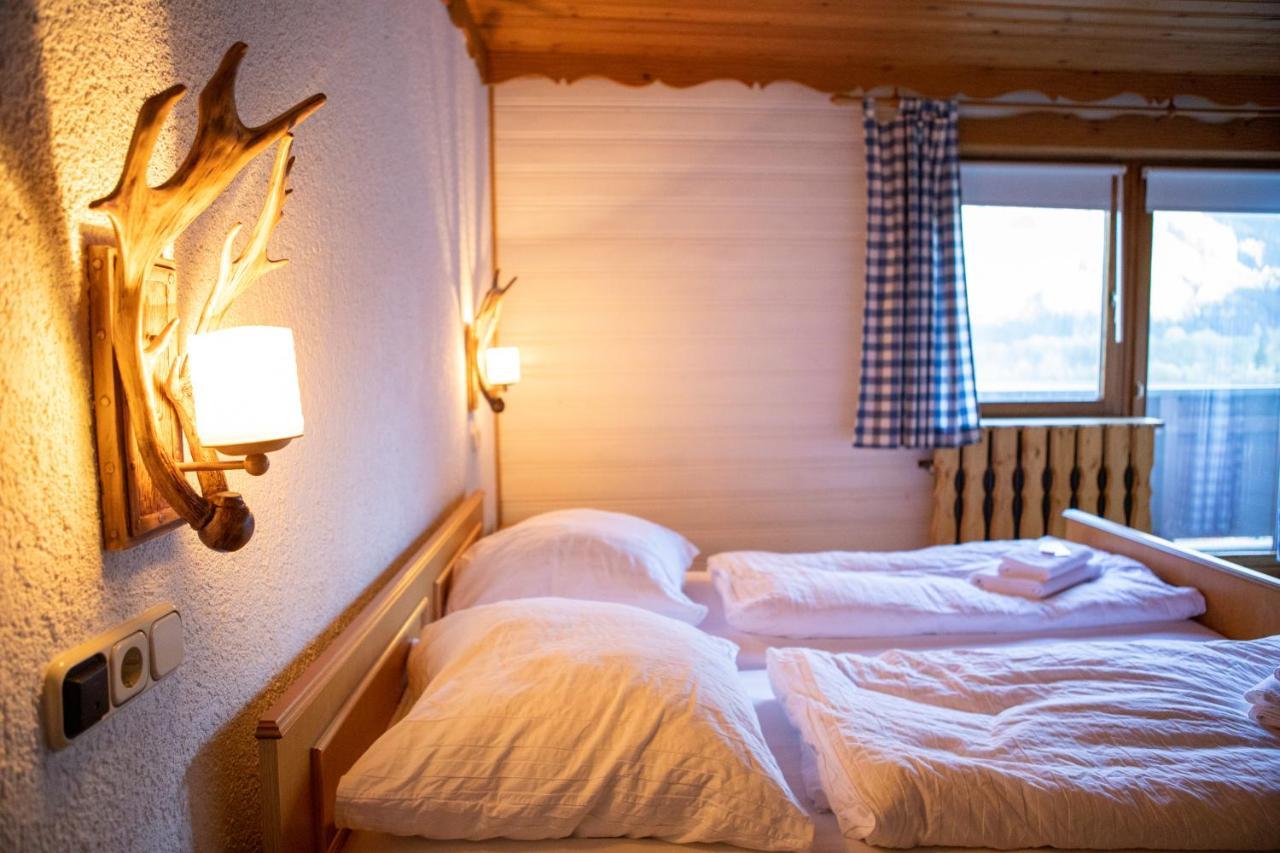Hotel Wildrose นอยเคียร์เชน อัม โกรสเวเนดิเกอร์ ภายนอก รูปภาพ